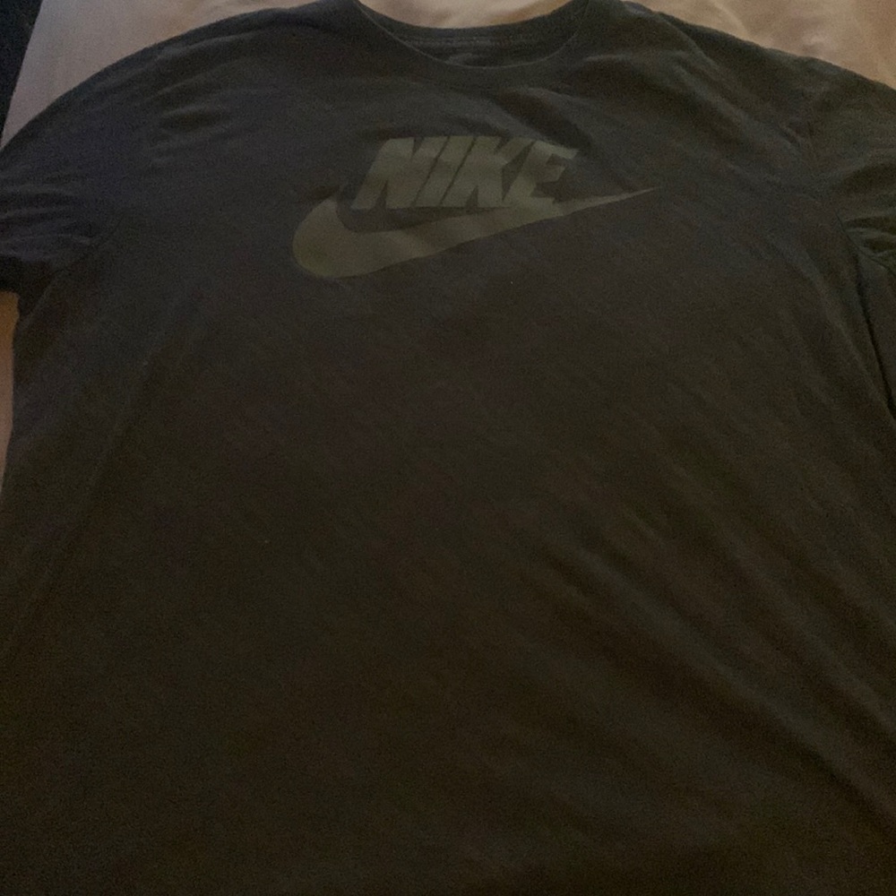 Black Nike shirt XL
